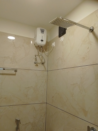 florid homes shower room